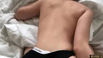 morning sex with her feels too damn geil!