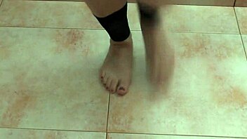 Sexy dancers tease with their perfect feet moves?