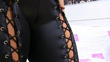 uk mature lelani slides toys deep into her gorgeous wet pussy solo