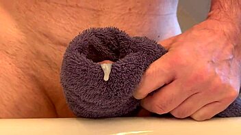 me stroking to explosive orgasm close up moan fest 😩💦