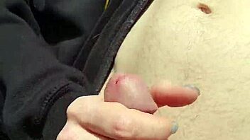 wanna reach around her outdoors for juicy fingering?