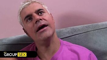 alexis monroe smothers porno dan in birthday face-sit ecstasy