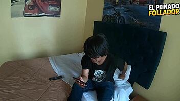 Call Prepago Girl Explodes Big Pussy Lips Anal