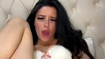 i'm squirting horny on webcam toys