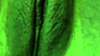 my big ass gettin fucked wit big toy in pussy