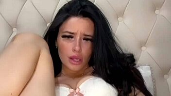 i'm squirting horny on webcam toys