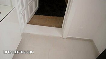 Zlata Shine and Karina King sneak into wild threesome fun