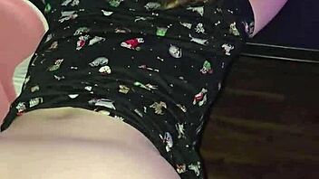 gamer girl squirts hard on huge bbc after fortnite loss