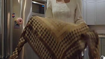 Quick teen blowjob squirting workout ends with cum in mouth!