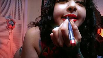 Kinky tattooed girl slurps sloppy blowjob with lipstick mess!