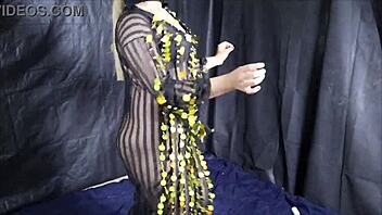 arab amateur dances tits out before outdoor public pounding