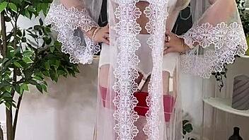 hey let's slide this buttplug deep into my curvy ass