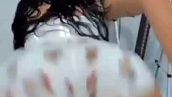 Brazilian Twerking Babe Shakes Huge Ass