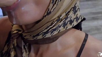 Quick teen blowjob squirting workout ends with cum in mouth!