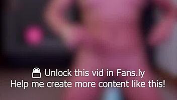 ATHLETIC Filipina NEIGHBOR WORKS OUT her PUSSY