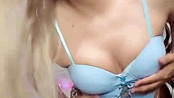 ¡Mira Esta Transexual Rica Tocándose Con Pasión