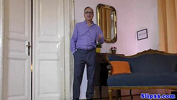 Hey spex british teen wanna get facial from old man in stockings?