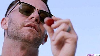 kenzie taylor begs gravity wolf to lick her pussy then fuck doggystyle