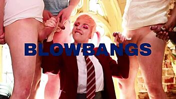 Voyeur couple's first time airbnb fuck in costumes pantyhose!