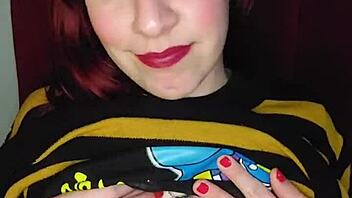 i send nude to her and she gets so horny ugh