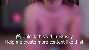 ATHLETIC Filipina NEIGHBOR WORKS OUT her PUSSY