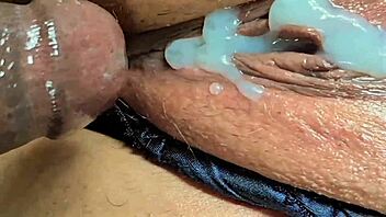 fat bbw slurps black cock and takes creampie cumshots