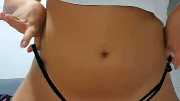 Ninakhlv's Russian Milf Big Ass in Lingerie Shakes Wildly!