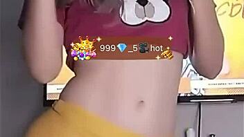 Novinha's intense cameltoe live reveal