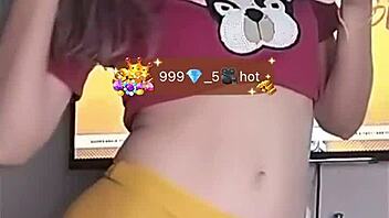 Novinha's intense cameltoe live reveal