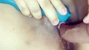 Hey Pamela Caliente loves anal dildo play monster cock squirting wildly