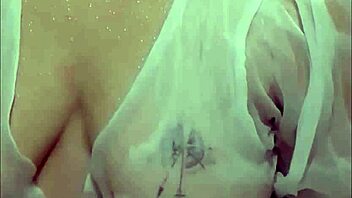 Viral Student Bathes Solo Curvy Beauty