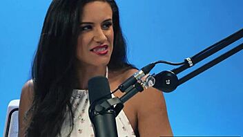 watch this milf penny barber orgasm up close solo!