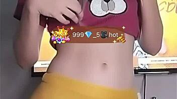 Novinha's intense cameltoe live reveal
