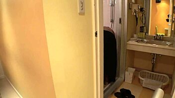 pregnant japanese milf's curvy ass exposed in hotel