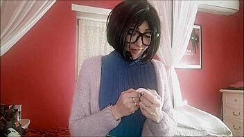 Chantal squirts hard with her new vibrating sex toy solo