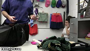 Indica Flower fucks cop on CCTV! 👮🔥