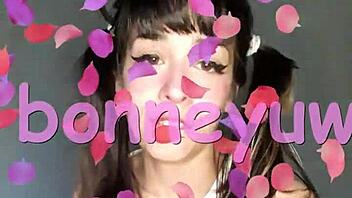 bonneyuwu shares 10 hot pics and sexy pigtail video