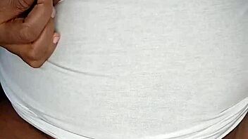 Bbw mom fingers wet pussy solo moaning loud 😩💦