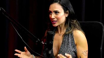 sempre exibida essa latina tatuada no casting de fidelidade 😏🔥 sensual boom em transparência