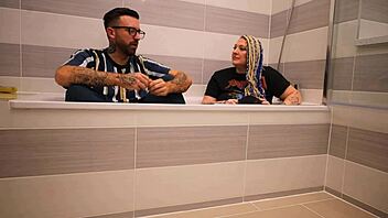 livie shares bath secrets in frankie jax's intimate interview