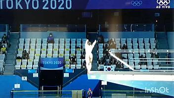 perfect asses bounce in diving competition hotties