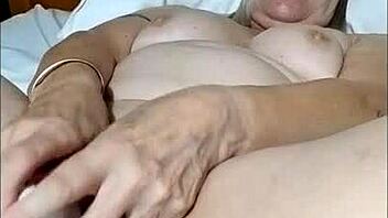 first time with my new toy 😍 cumming so hard already 🔥