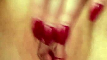 curvy homemade escort babe poses her big ass outdoors