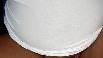 Bbw mom fingers wet pussy solo moaning loud 😩💦