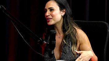 sempre exibida essa latina tatuada no casting de fidelidade 😏🔥 sensual boom em transparência