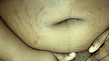 Bbw mom fingers wet pussy solo moaning loud 😩💦