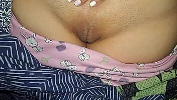Curvy Shaved Amateur Flaunts Big Tits And Juicy Pussy Close