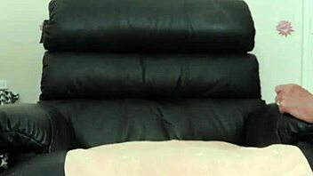 hey watch me stroke hard on this chair till i cum buckets everywhere