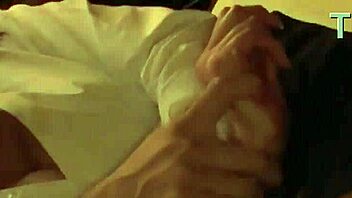 gostosa sneaks bar sex with two guys squirting everywhere