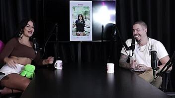 gostosa flashes tits pussy tinder game shows cock german sheer red